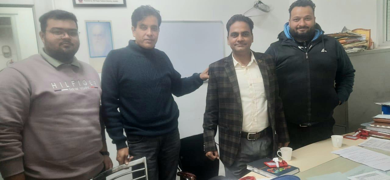 जिला रोजगार एवं कारोबार ब्यूरो ने गांव फतेहगढ़ में प्लेसमेंट कैंप लगाया